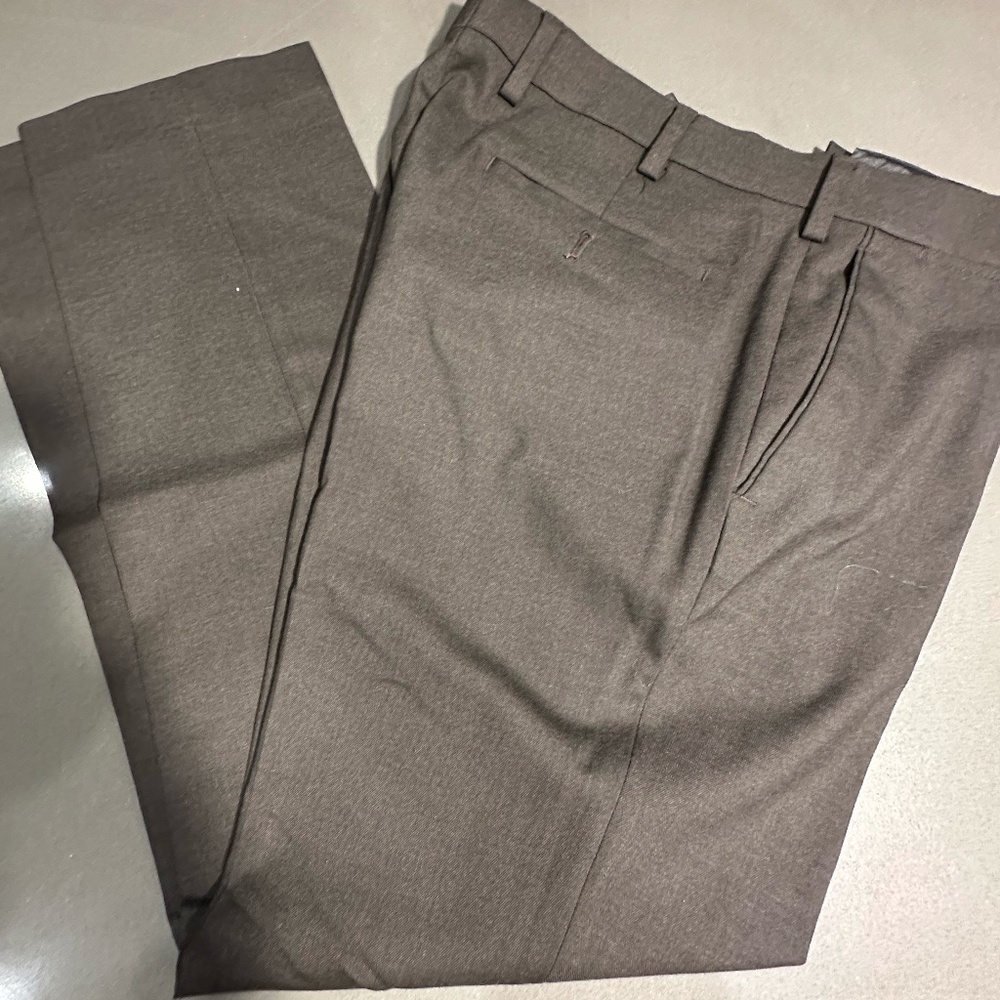 Mens Dress Pants - 33W x 30L - Gray - Louis Raphael - Good Condition